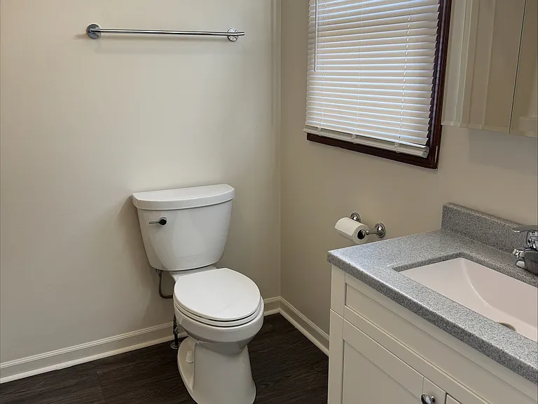 607 Armstrong St #1/2 — Photo 8