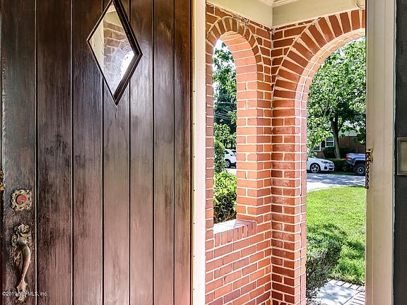 4031 Gadsden Rd Jacksonville-009-6-Foyer