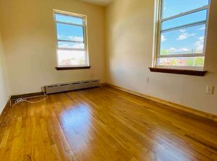 28-20 21st Ave #2B, Astoria, NY 11105