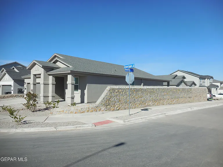 12817 Giovanni Grajeda Ave — Photo 4