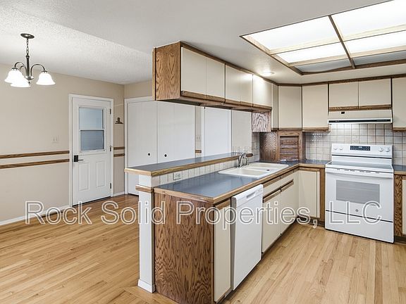 4th image of 5416 Meadowbrook Dr