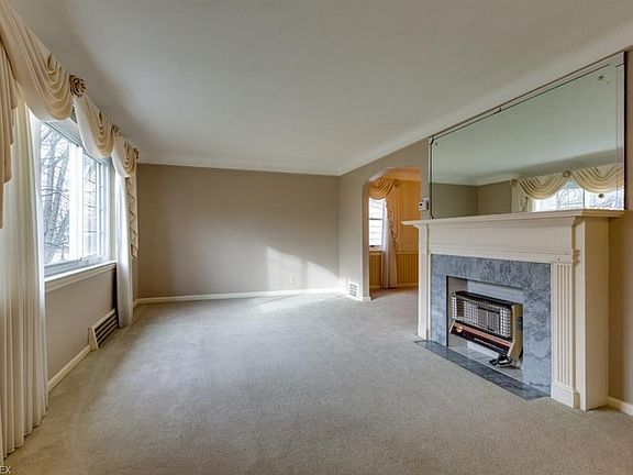 2nd image of 4843 Edsal Dr