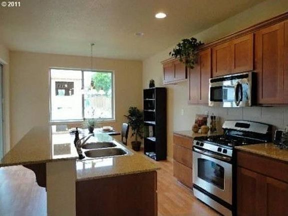 Kitchen (realtor photo, 2011)