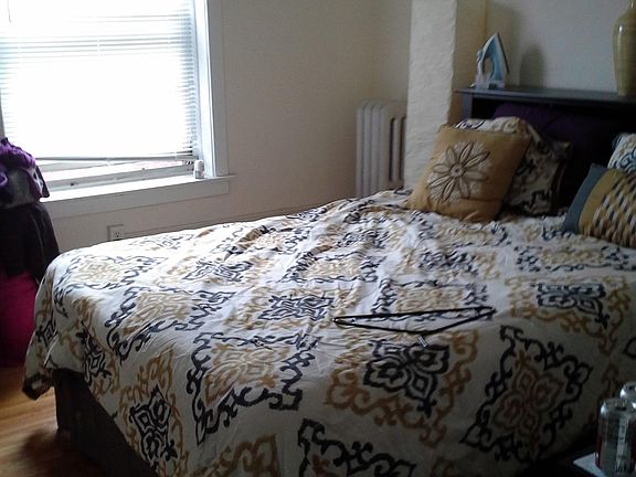 3rd image of 1553 W Fargo Ave APT 1P