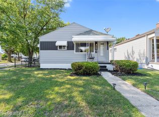 2430 River Dr, Lincoln Park, MI 48146