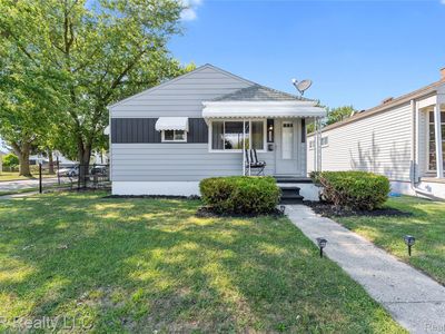 2430 River Dr, Lincoln Park, MI, 48146