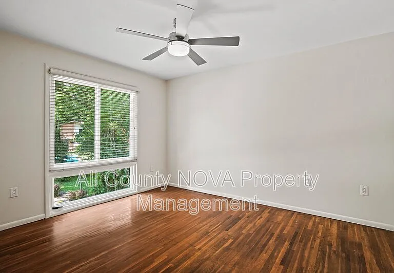 6428 Earlham Dr — Photo 22