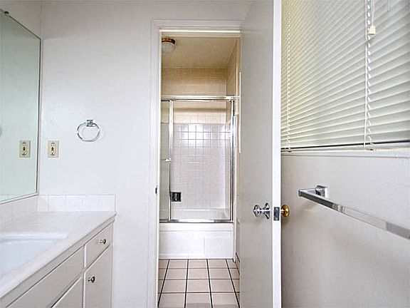 5th image of 202-216 Ramona St #244
