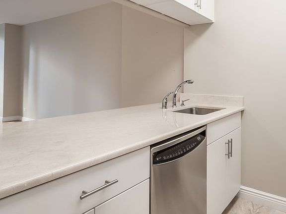 3rd image of 30 W 63rd St APT 6S