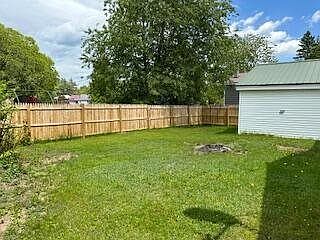5th image of 17 Willow St