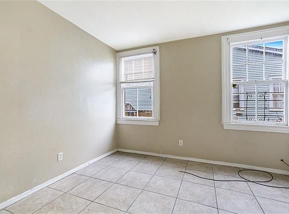 4th image of 3400-02 Octavia St
