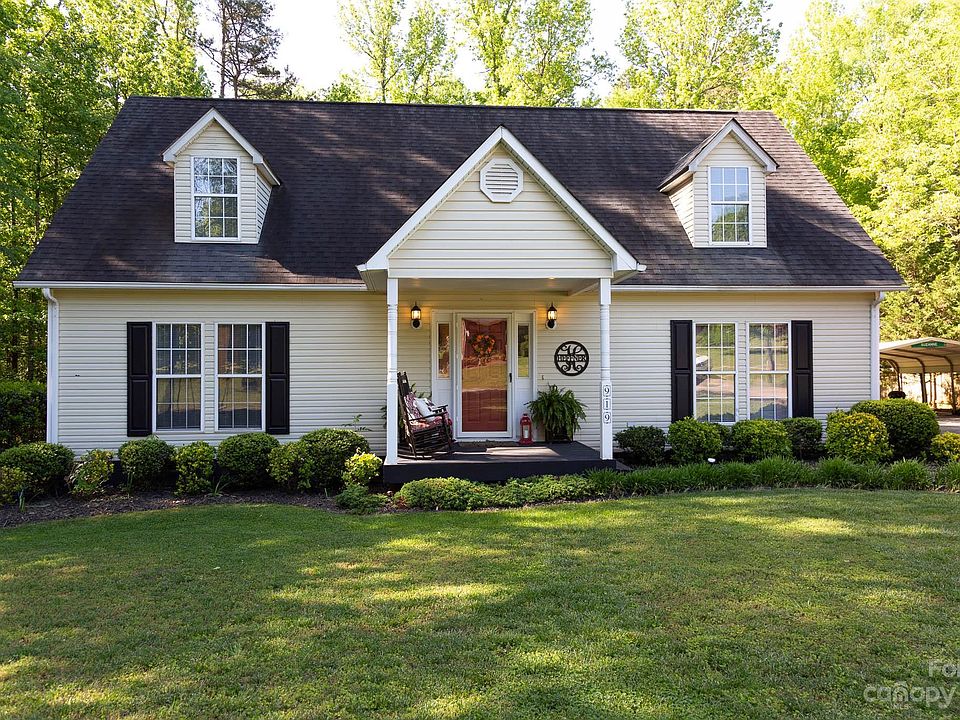 1st image of 919 Edgewater Dr