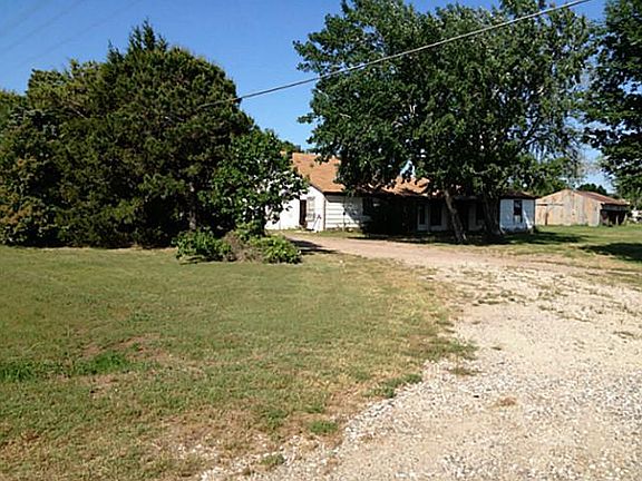 5th image of 709 N Ray Roberts Pkwy