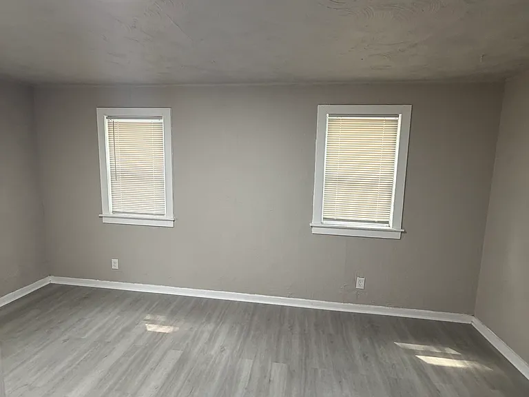 1451 W 17th Ave #1 — Photo 18