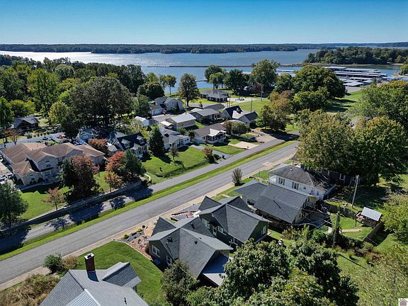 2nd image of 1400 Lake Barkley Dr