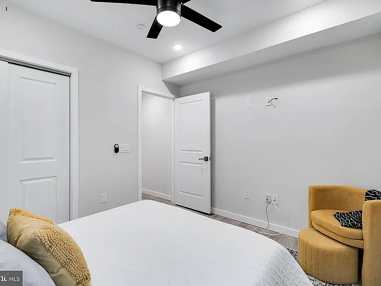 1825 Ginnodo St #1R — Photo 27