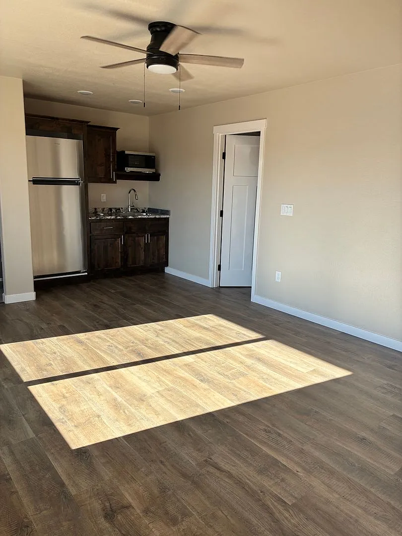 7869 Houston Loop — Photo 4