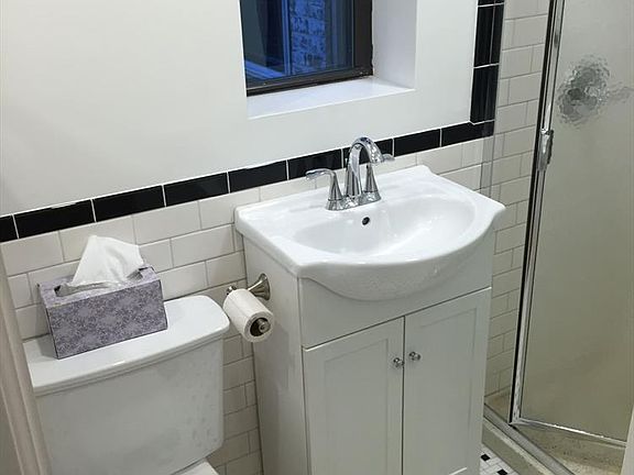 5th image of 451 W 43rd St APT 3W
