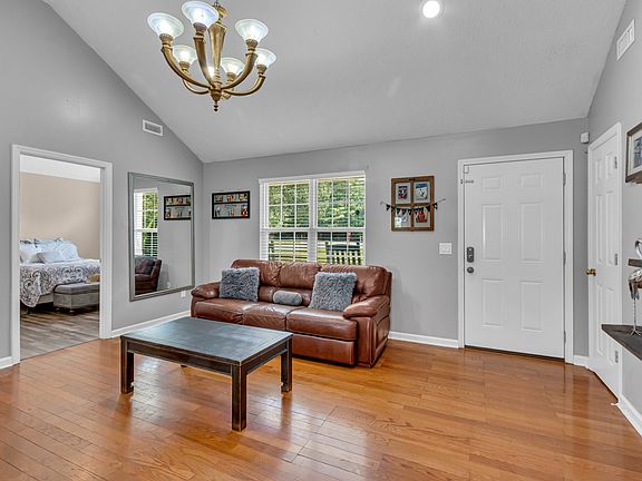 3rd image of 7303 Antietam Ln