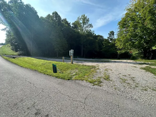 949 Green Grove Rd, Burkesville, KY 42717