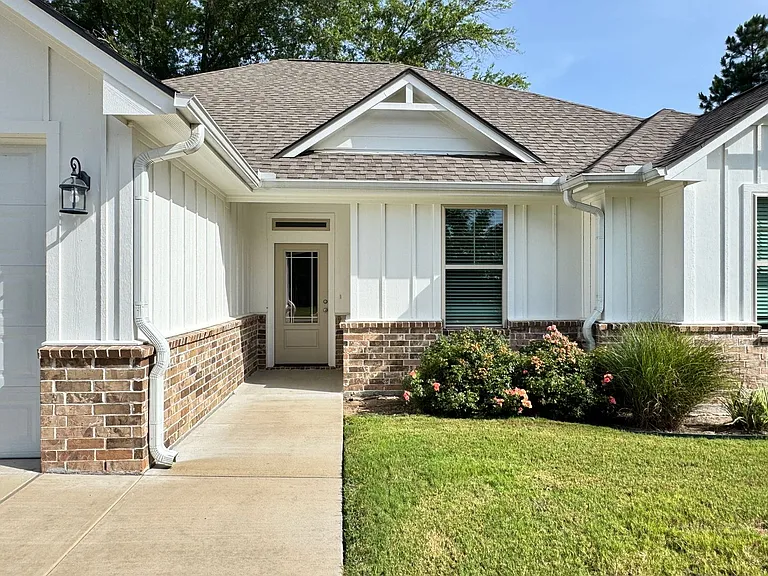 3704-3784 Cottage Park Cir — Photo 3