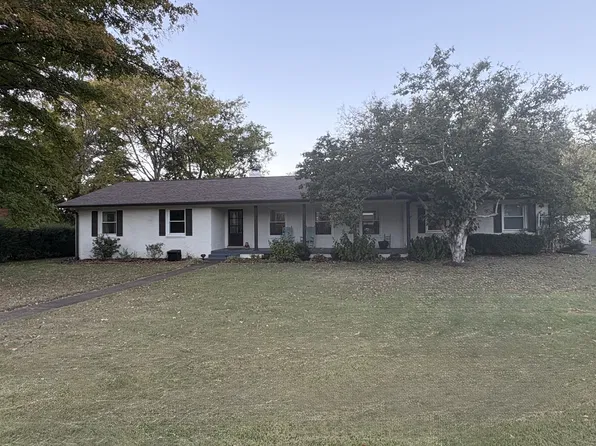 1911 Greenland Dr, Murfreesboro, TN 37130