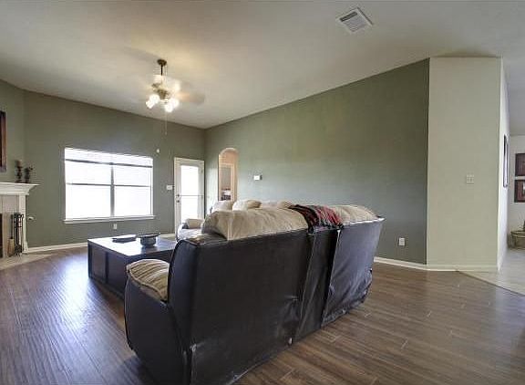 4th image of 908 Saint Helena Dr