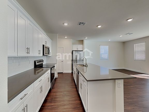 4th image of 555 Lotus Land Ave