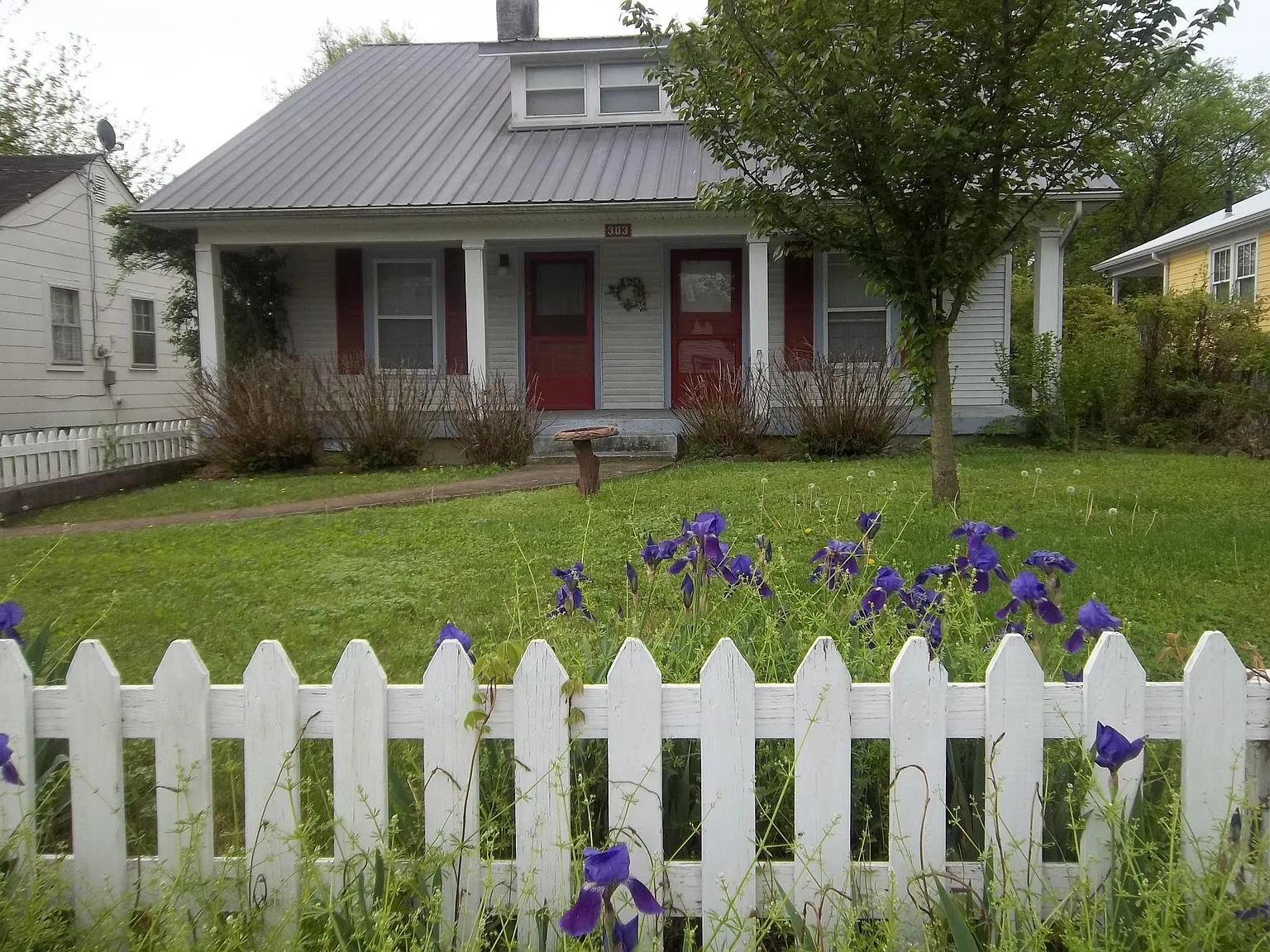 303 Morton Ave — Photo 1