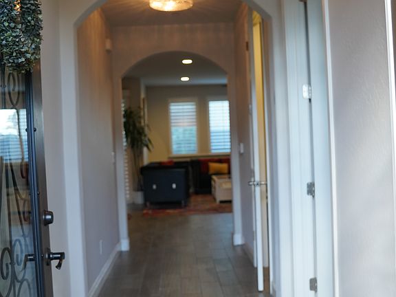 3rd image of 1868 E Via Bella Ave
