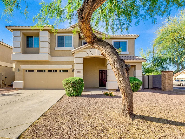 1306 E Birdland Dr — Photo 1