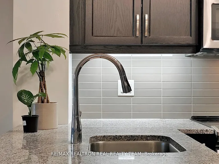 3170 Erin Mills Pkwy #332 — Photo 17