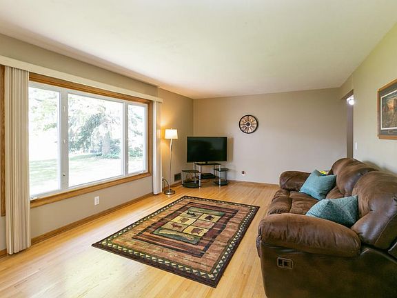 2nd image of 8267 Del Dr N