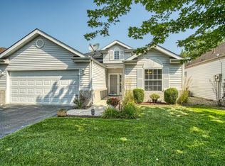 8110 Pointe Dr, Winfield, IN 46307