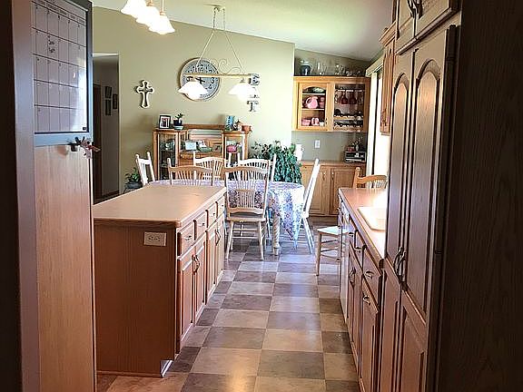 Ample storage/cupboards