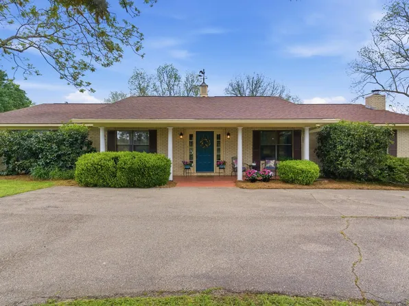 86 Bass Ln, Lumberton, MS 39455