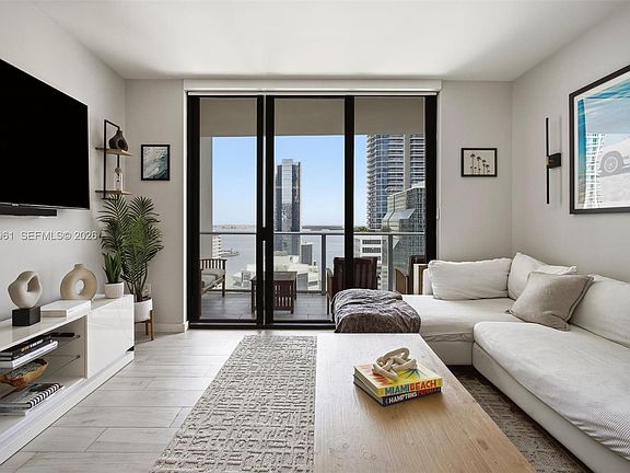 3rd image of 1010 Brickell Ave Unit 2102