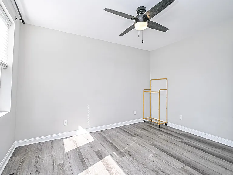 2823 Ashland Ave — Photo 28