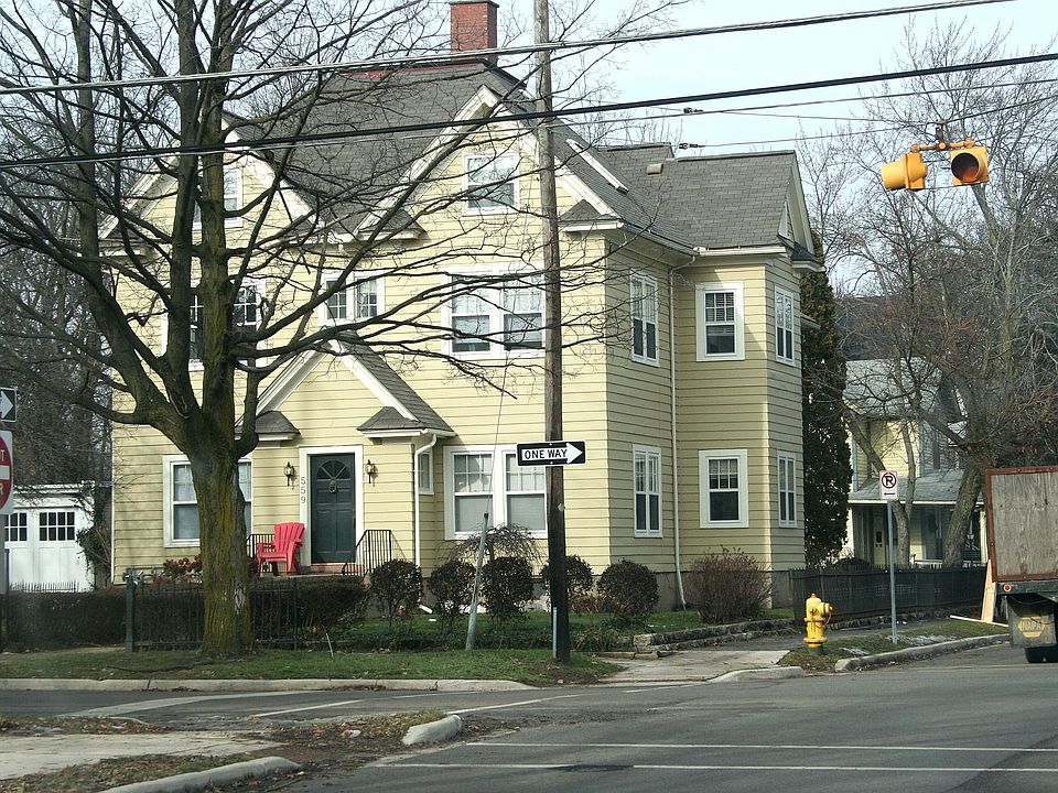 1st image of 559 Fountain St NE APT 1