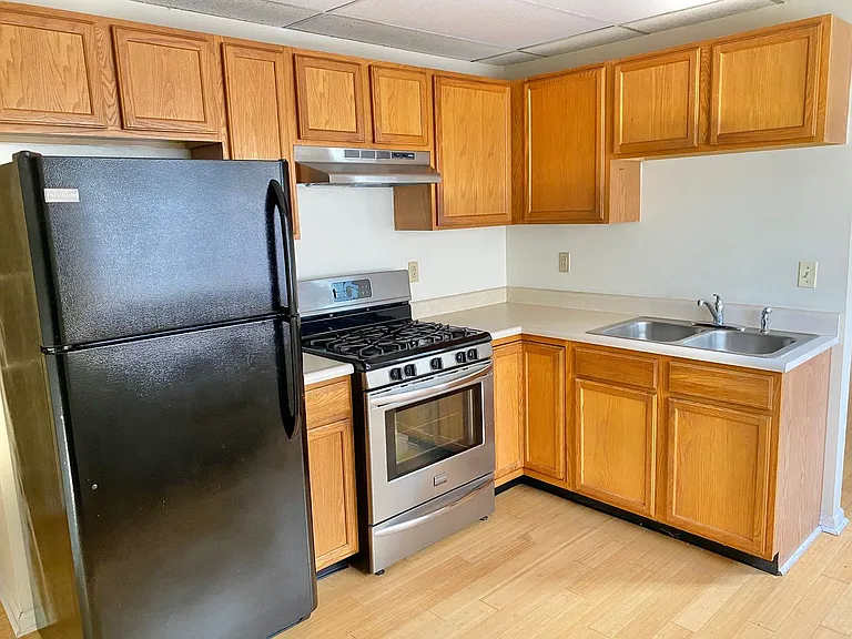 52 Grant St — Photo 1