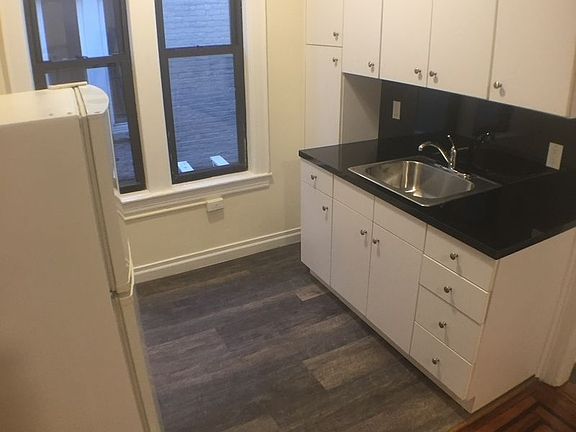 5th image of 4537 47th St APT 1R