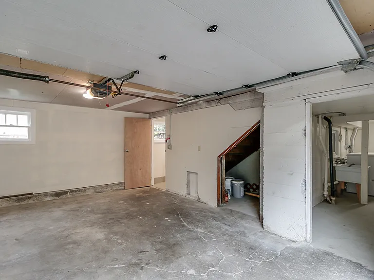 171 W 18th Ave — Photo 18