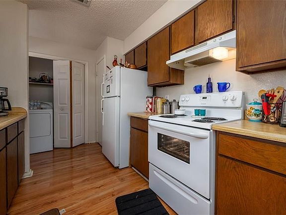 5th image of 624 Karen Dr