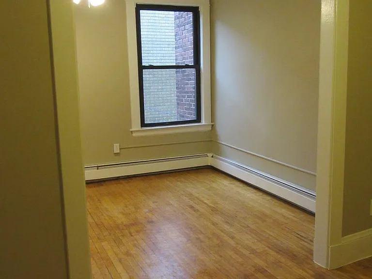 32 Alfred St — Photo 15