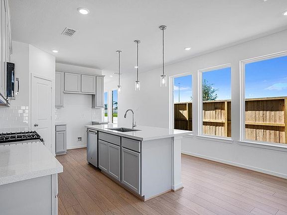 2nd image of 22127 Strathfield Cir