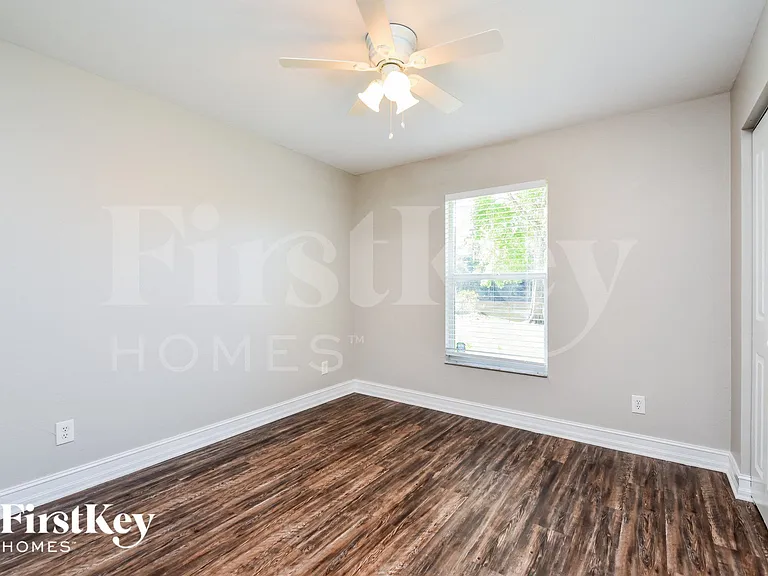 18606 Cedar Dr E — Photo 12