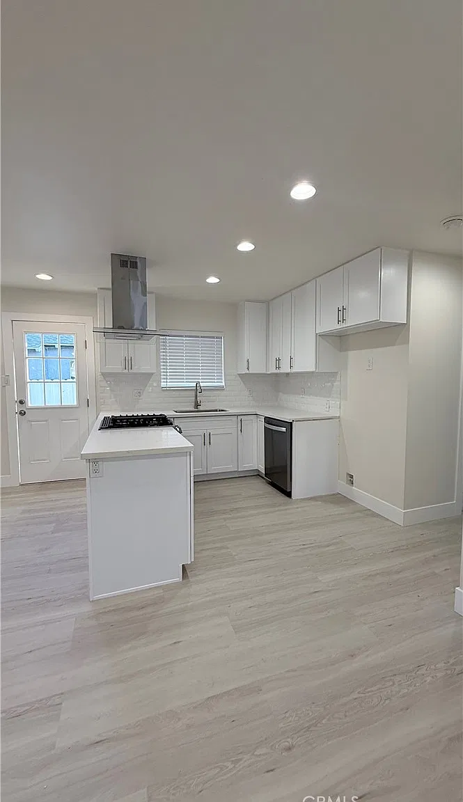 3 bed, 2.5 bath, 1500 sqft, $4,200 — Photo 4