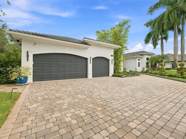 3829 Gulfstream Way, Davie, FL 33328