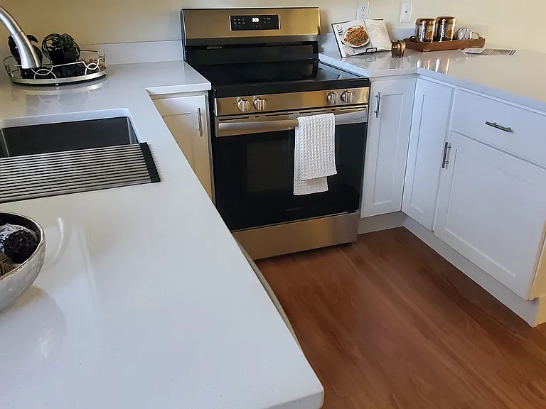 5846 S Pearl St — Photo 5