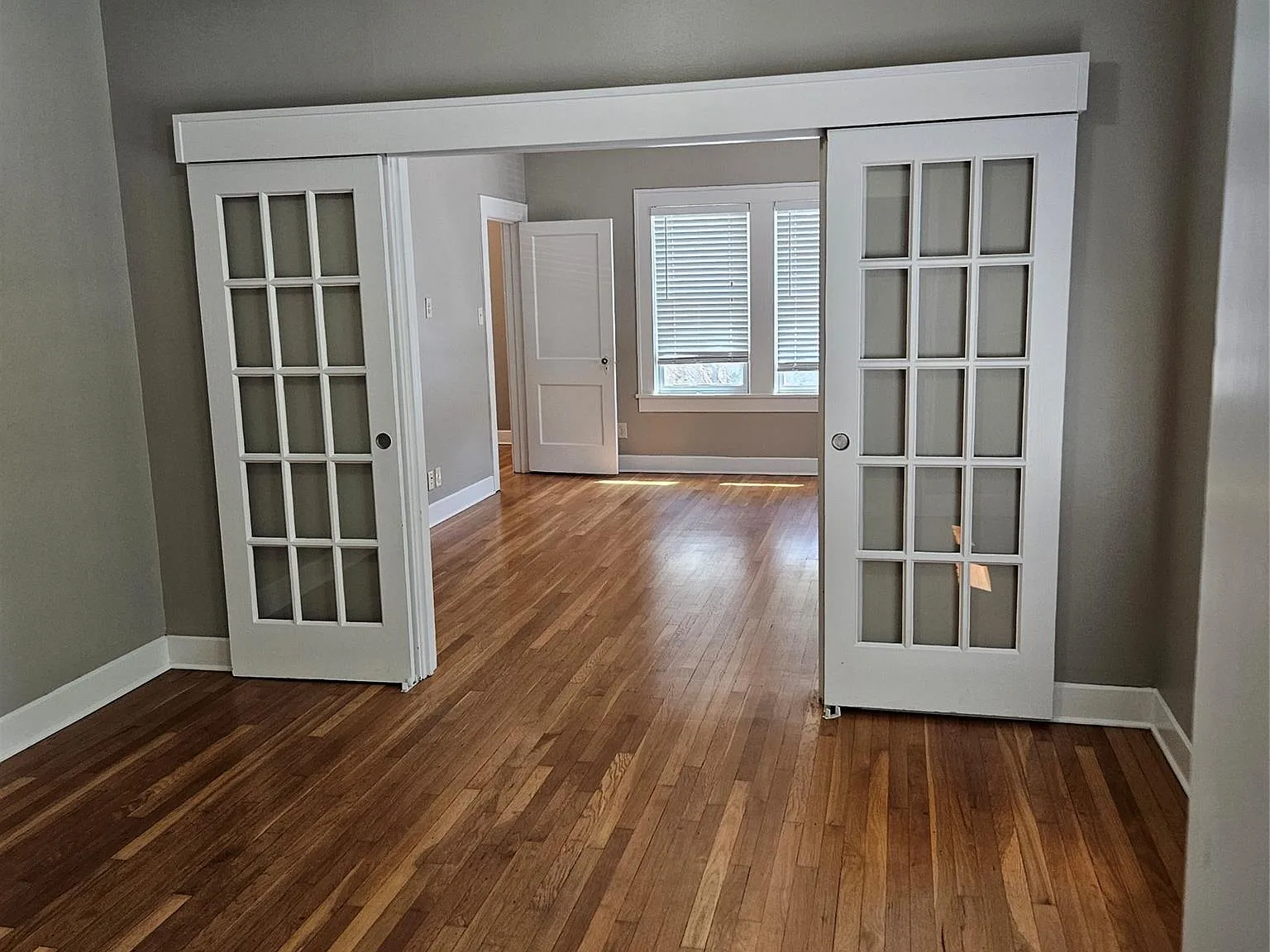 2 bed, 1.0 bath, 1088 sqft, $3,200 — Photo 3
